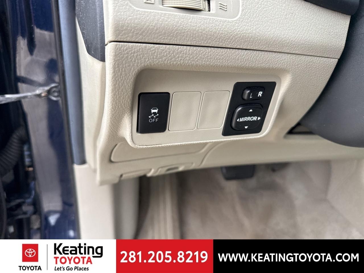 Toyota Corolla LE 4-Speed AT 2013