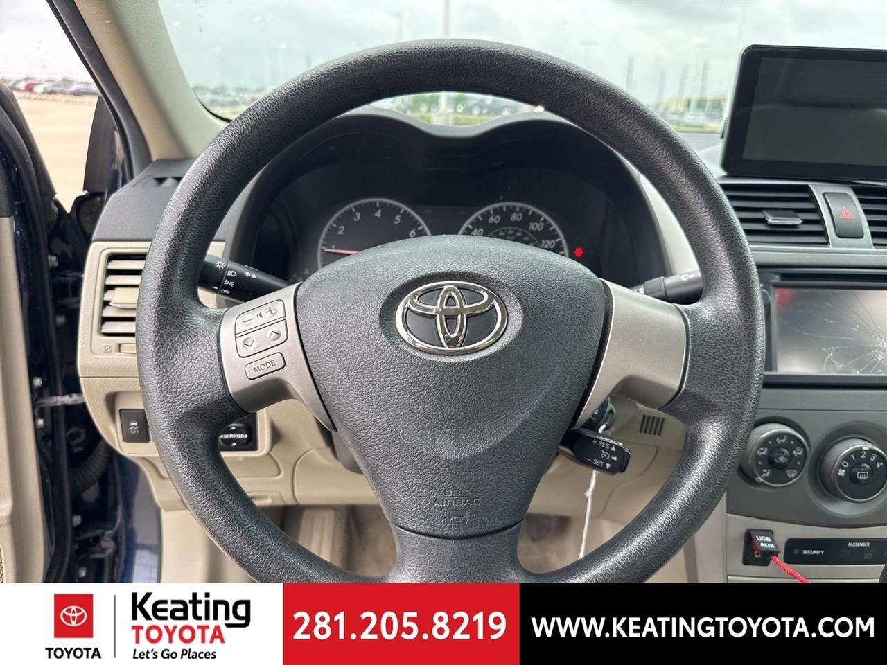 Toyota Corolla LE 4-Speed AT 2013