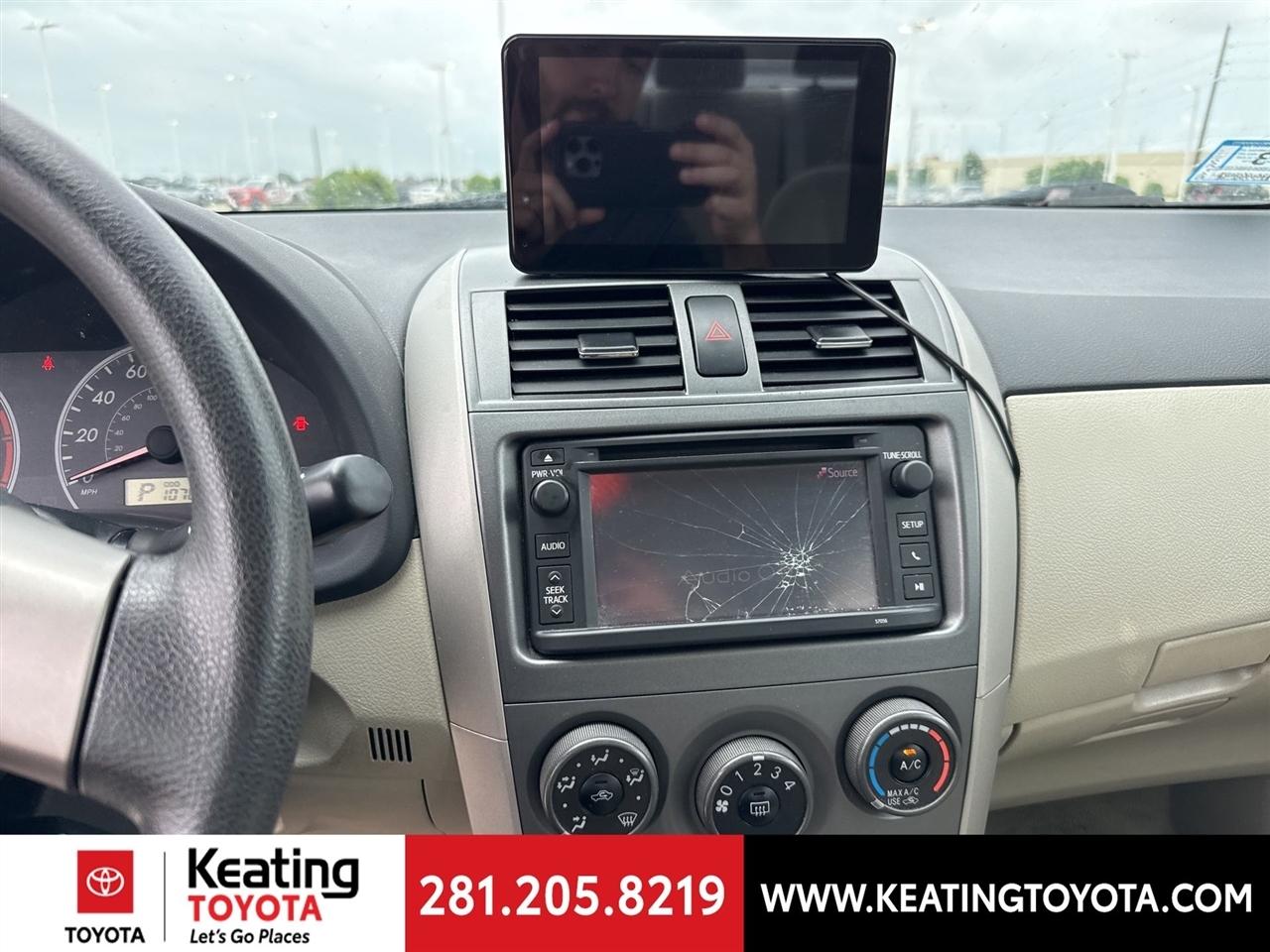 Toyota Corolla LE 4-Speed AT 2013