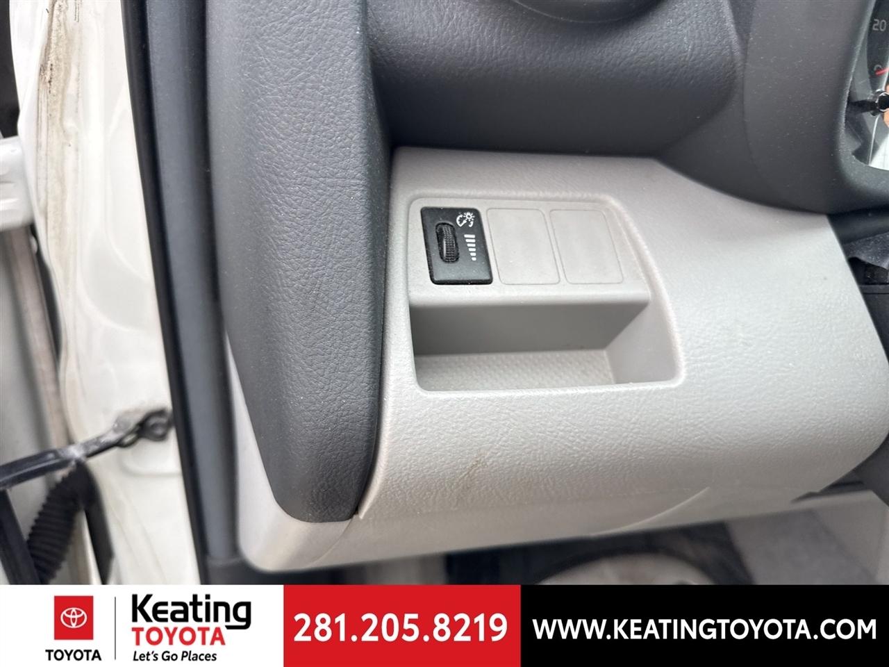 Toyota RAV4 Base I4 2WD 2012