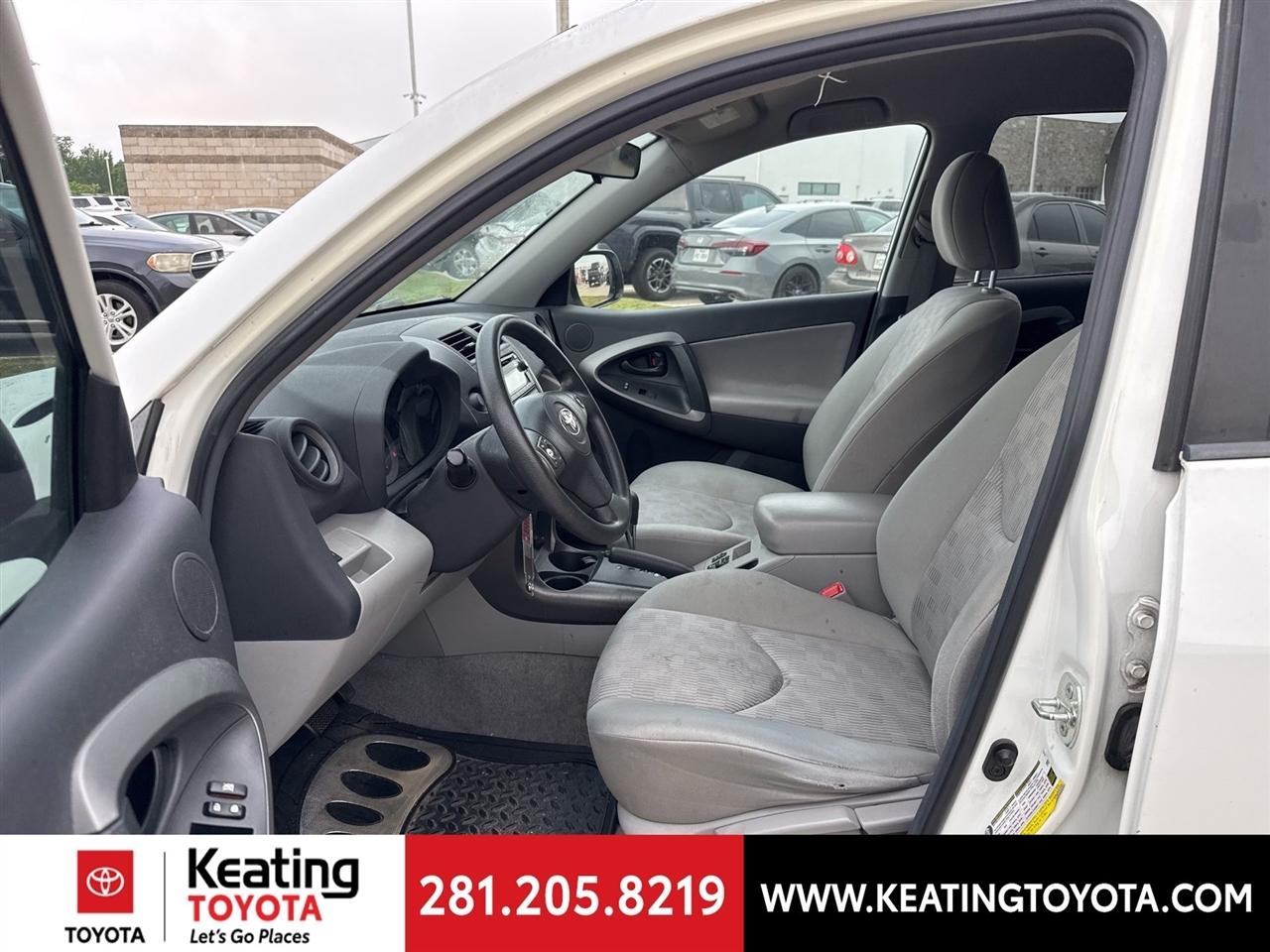 Toyota RAV4 Base I4 2WD 2012