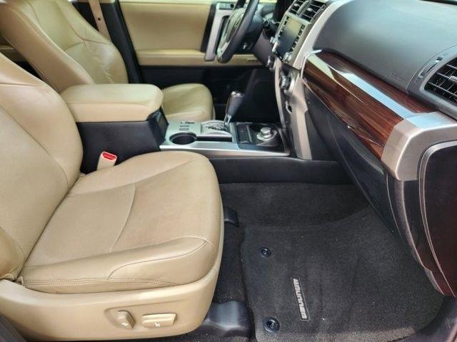 Toyota 4Runner Limited 4WD V6 2020