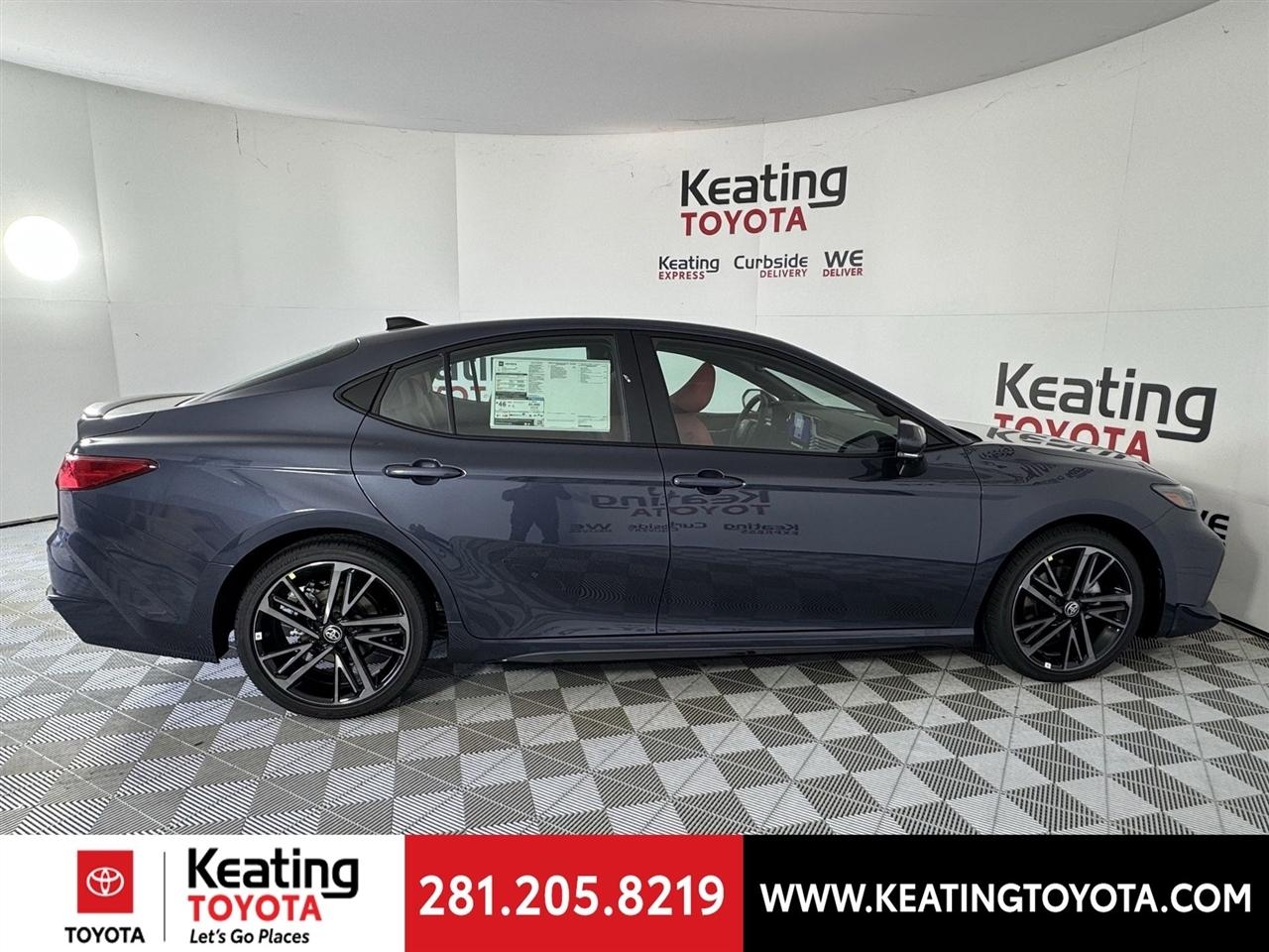 Toyota Camry Hybrid XLE 2026