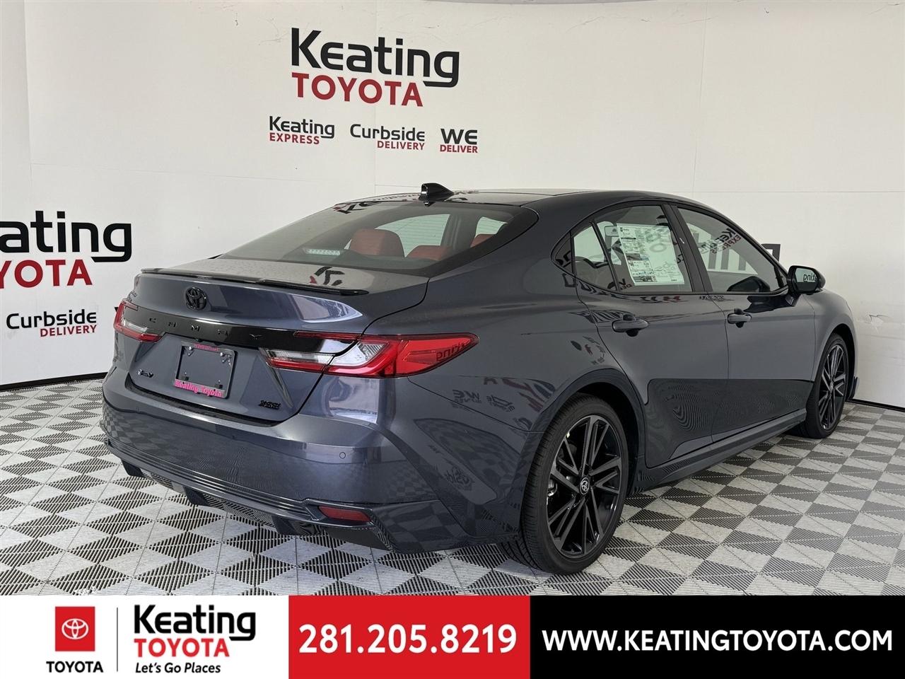 Toyota Camry Hybrid XLE 2026