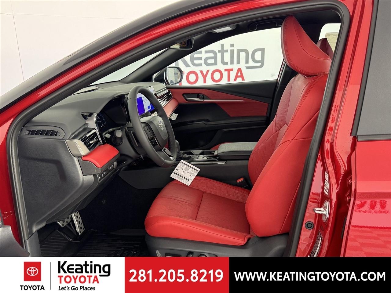 Toyota Camry Hybrid XLE 2026