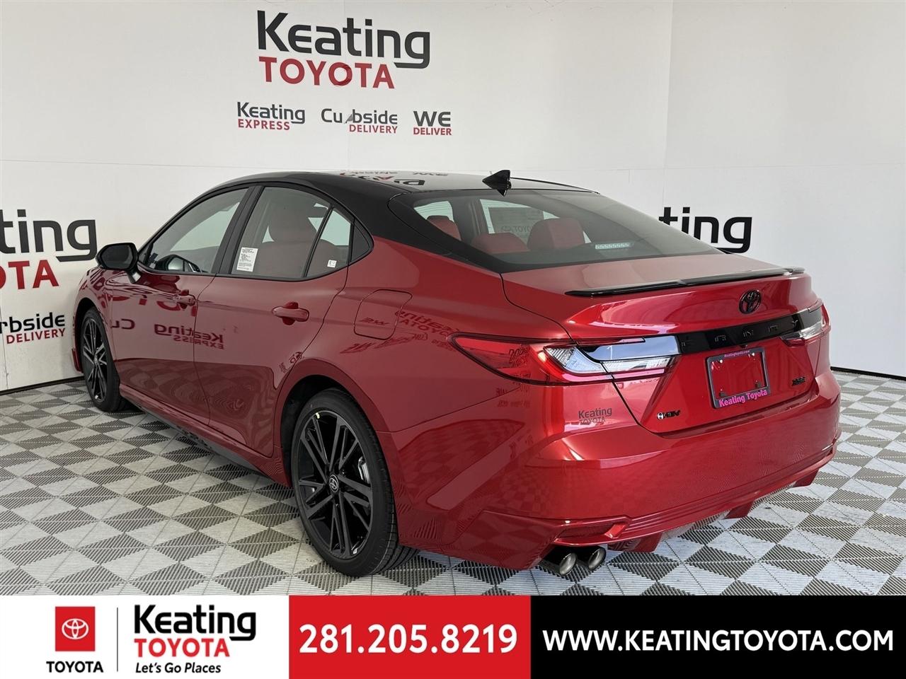 Toyota Camry Hybrid XLE 2026