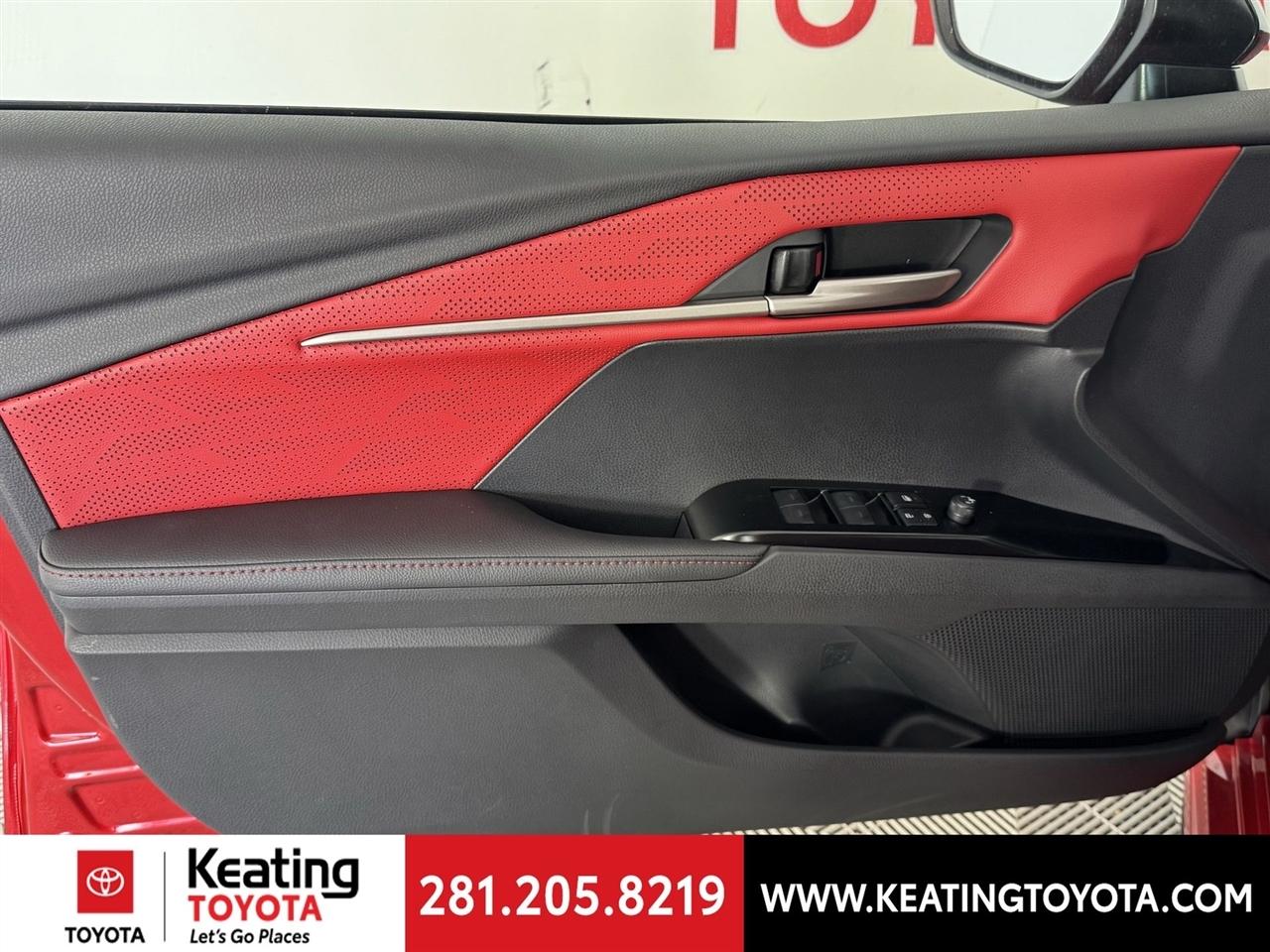 Toyota Camry Hybrid XLE 2026