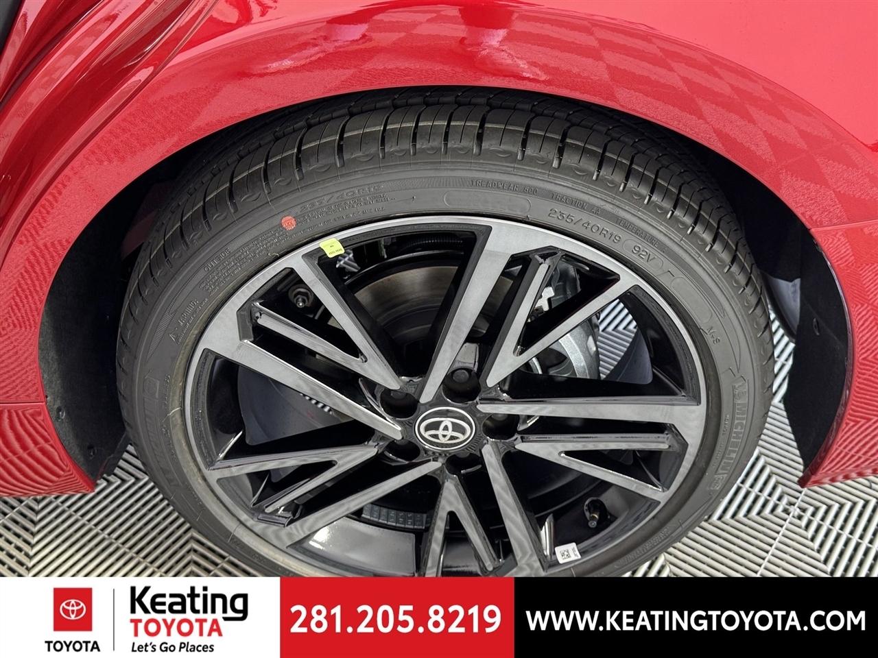 Toyota Camry Hybrid XLE 2026