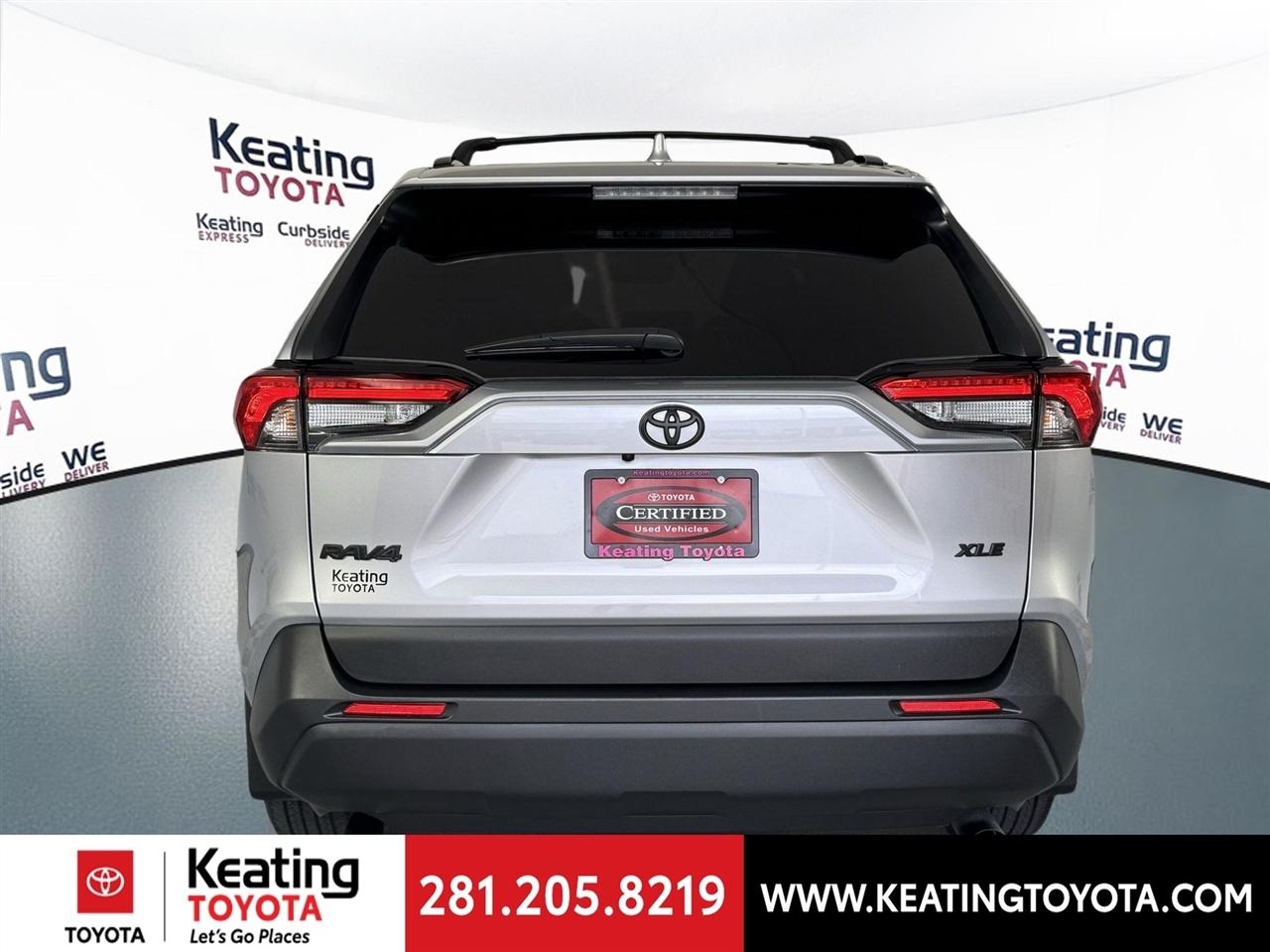 Toyota RAV4 XLE 2025