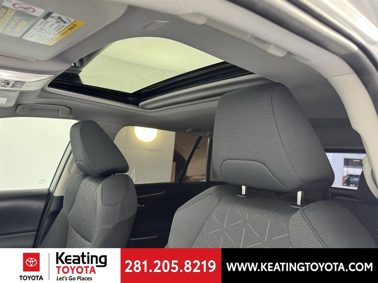 Toyota RAV4 XLE 2025