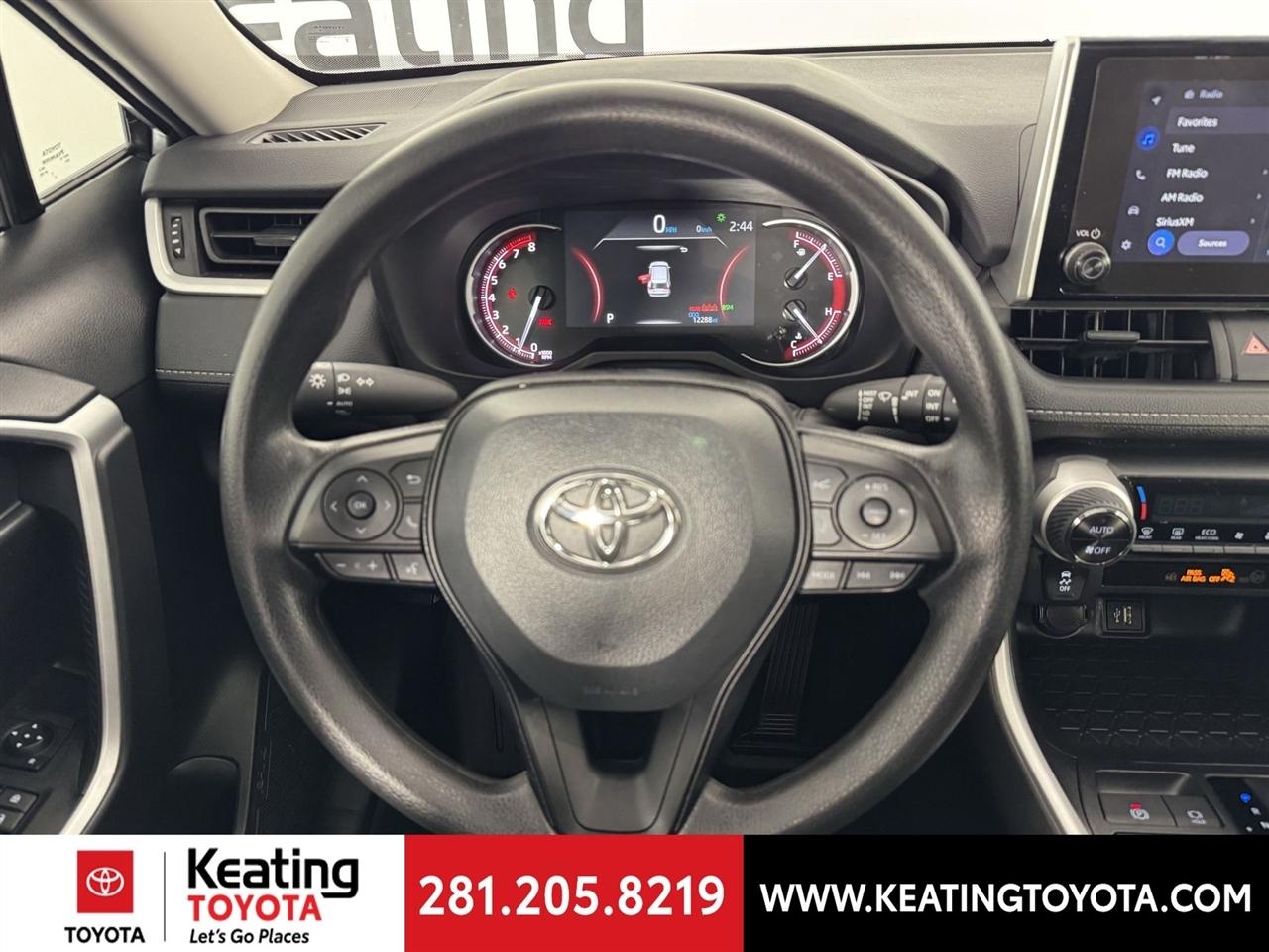 Toyota RAV4 XLE 2025