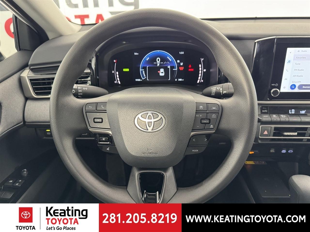 Toyota Camry Hybrid XLE 2025