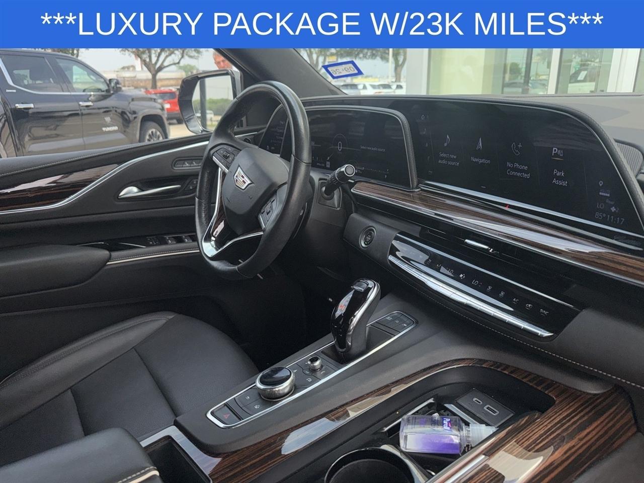 Cadillac Escalade Luxury 2WD 2023