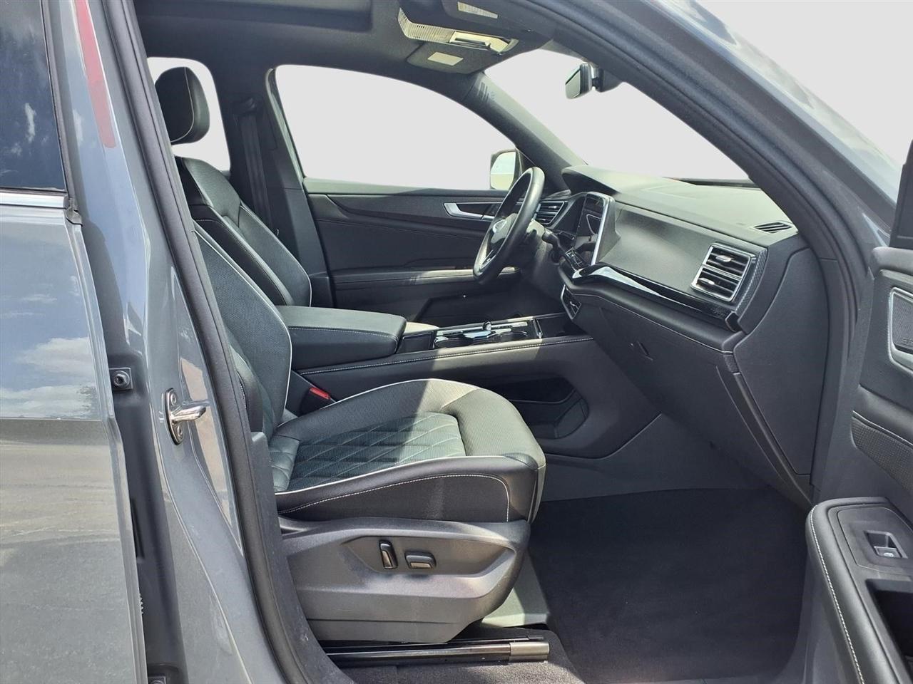 Volkswagen Atlas Cross Sport SEL Premium R-Line 4MOTION 2024