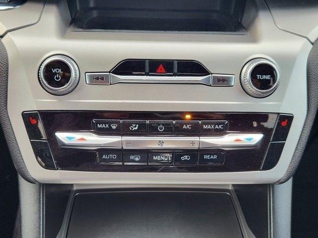 Ford Explorer XLT 2022