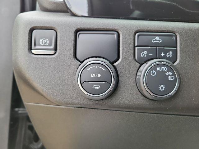 Chevrolet Silverado 1500 LT Crew Cab 2WD 2023