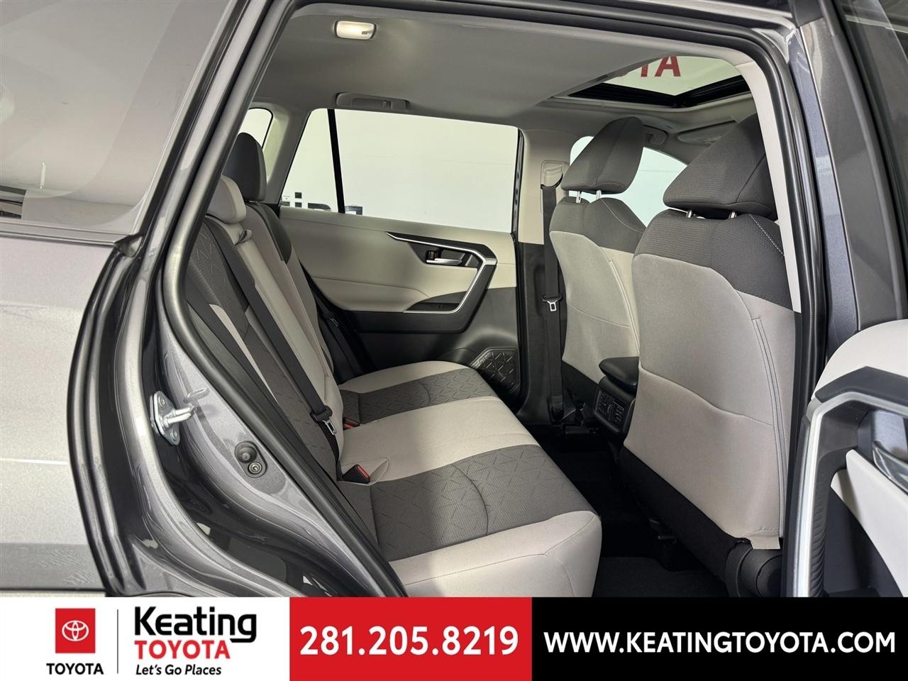Toyota RAV4 XLE 2025