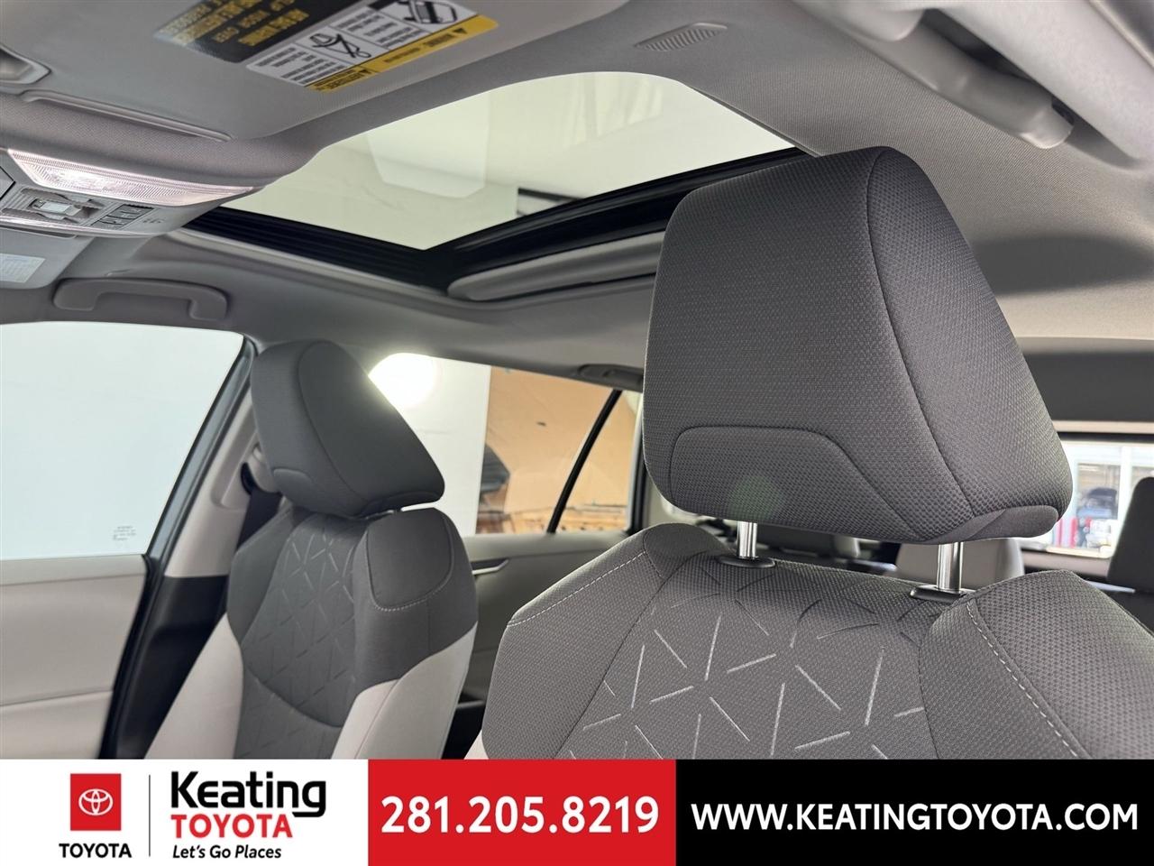 Toyota RAV4 XLE 2025