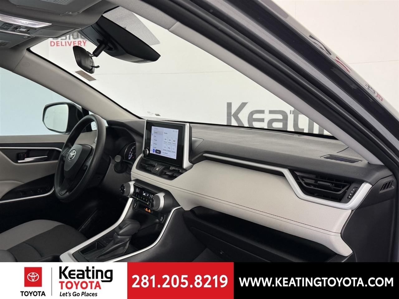Toyota RAV4 XLE 2025