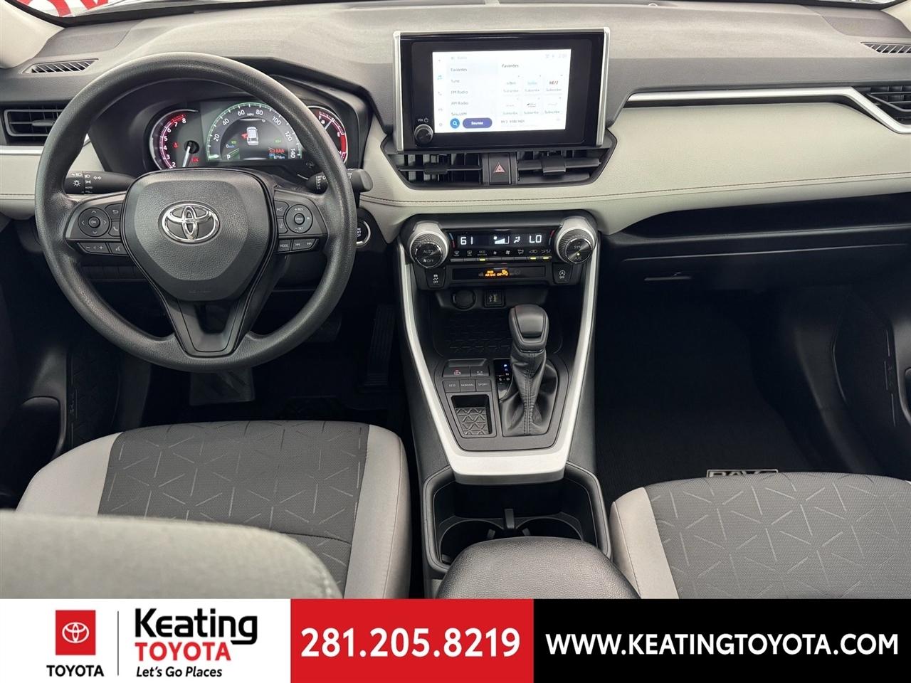 Toyota RAV4 XLE 2025