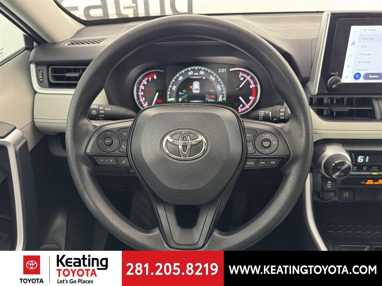 Toyota RAV4 XLE 2025