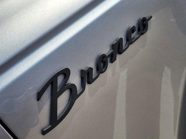 Ford Bronco Outer Banks 4-Door w/Advanced 2023