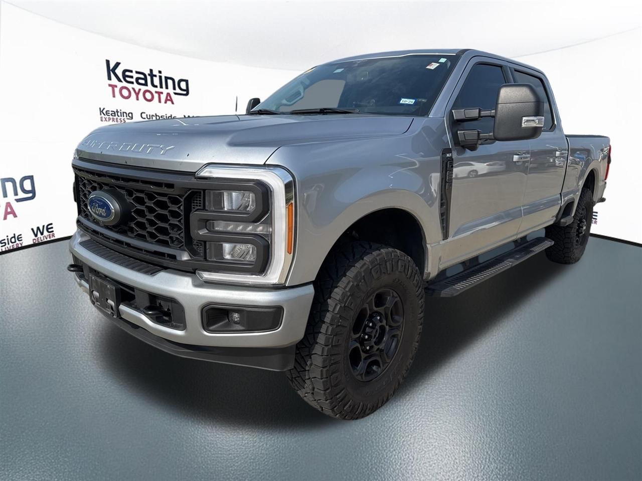 Ford F-250 SD XLT Crew Cab 4WD 2023