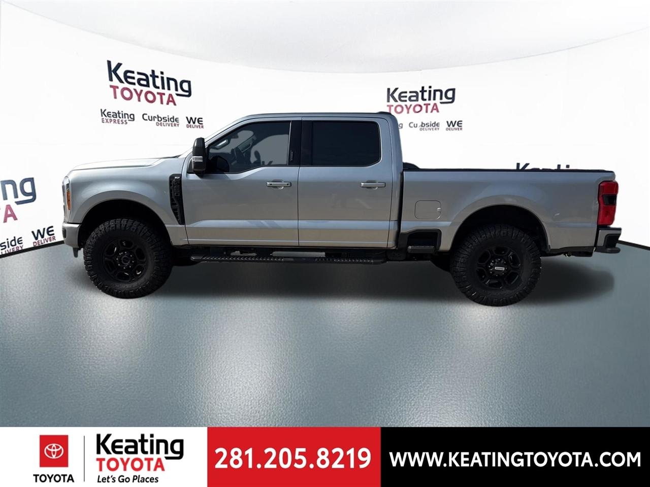 Ford F-250 SD XLT Crew Cab 4WD 2023