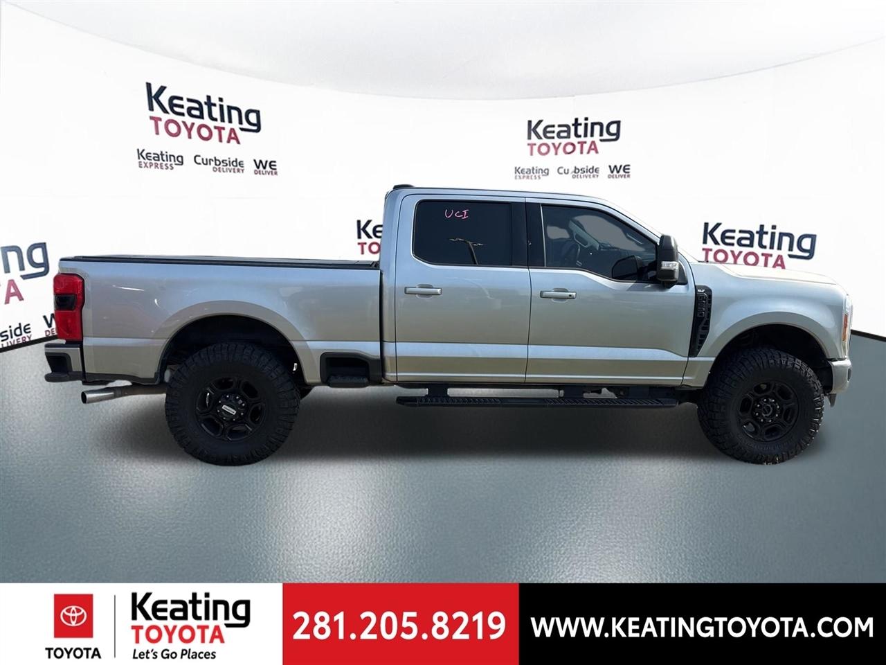 Ford F-250 SD XLT Crew Cab 4WD 2023
