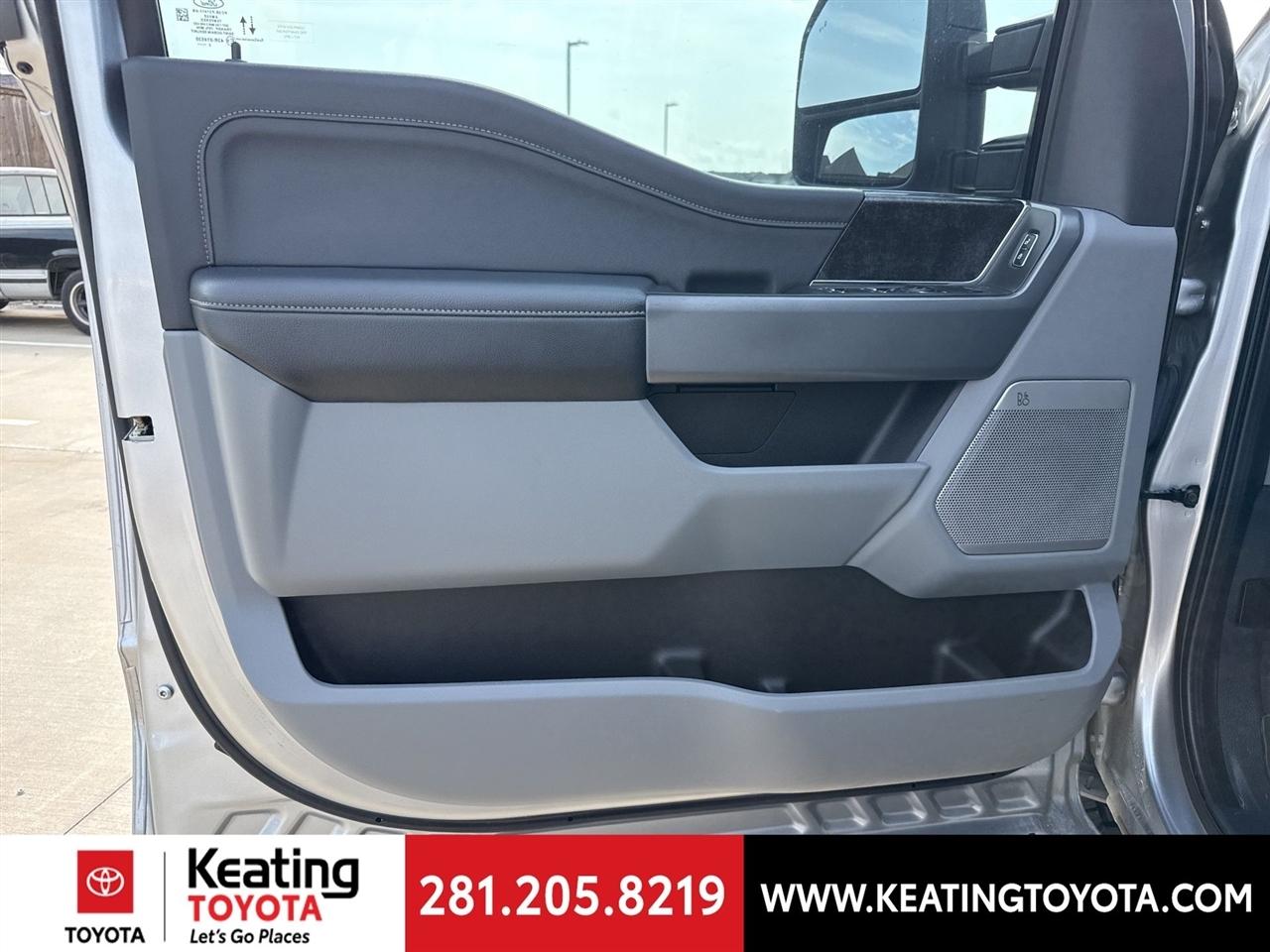 Ford F-250 SD XLT Crew Cab 4WD 2023