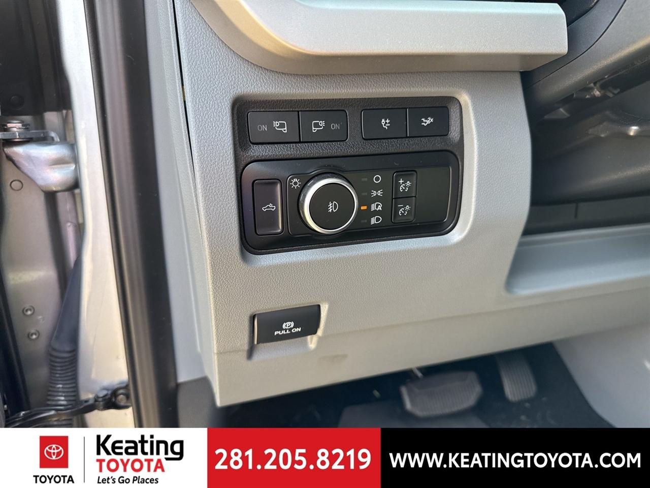 Ford F-250 SD XLT Crew Cab 4WD 2023