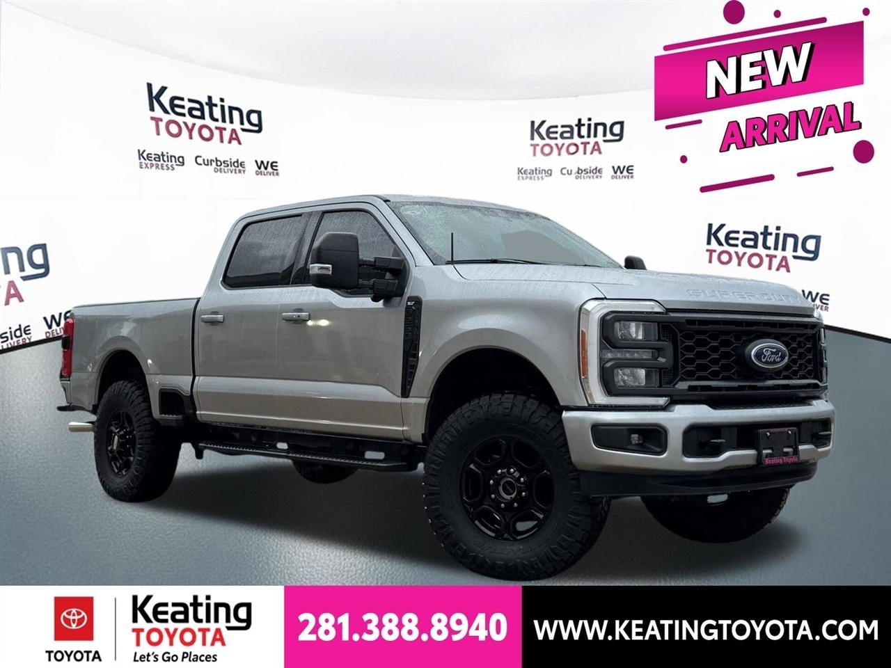Ford F-250 SD XLT Crew Cab 4WD 2023