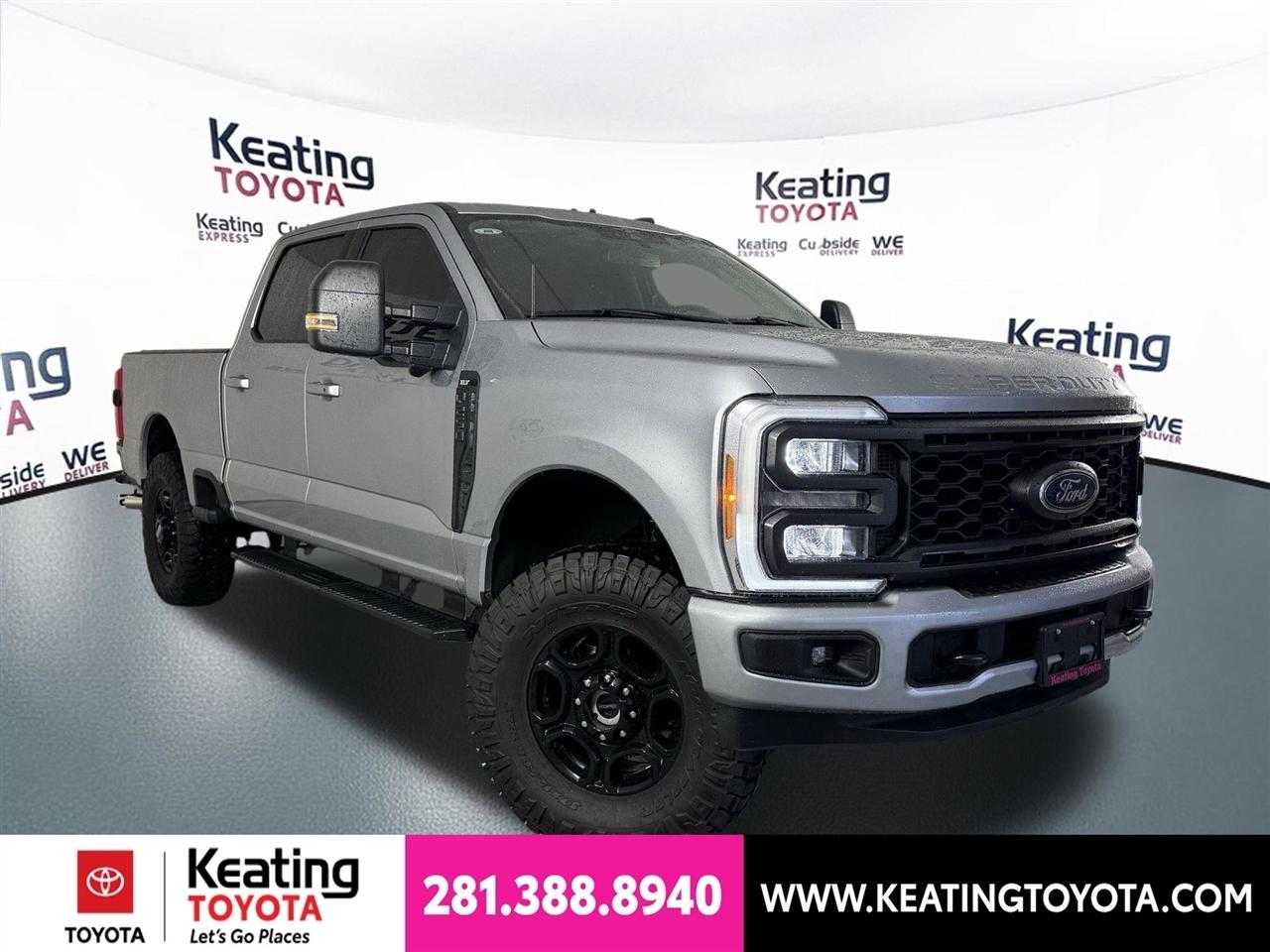Ford F-250 SD XLT Crew Cab 4WD 2023