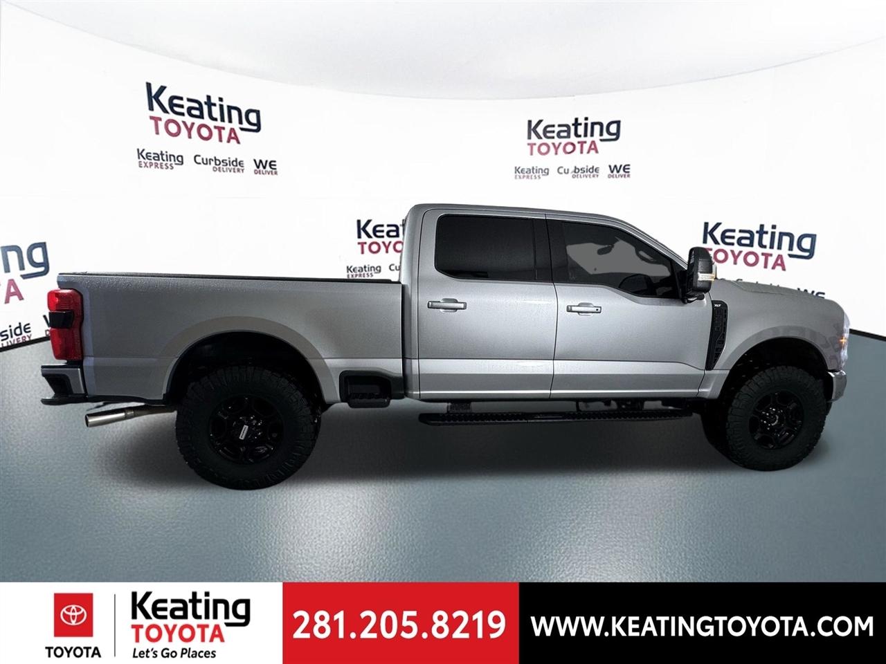 Ford F-250 SD XLT Crew Cab 4WD 2023