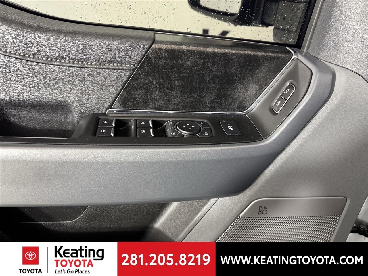 Ford F-250 SD XLT Crew Cab 4WD 2023