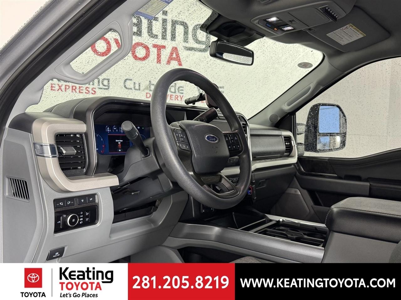 Ford F-250 SD XLT Crew Cab 4WD 2023