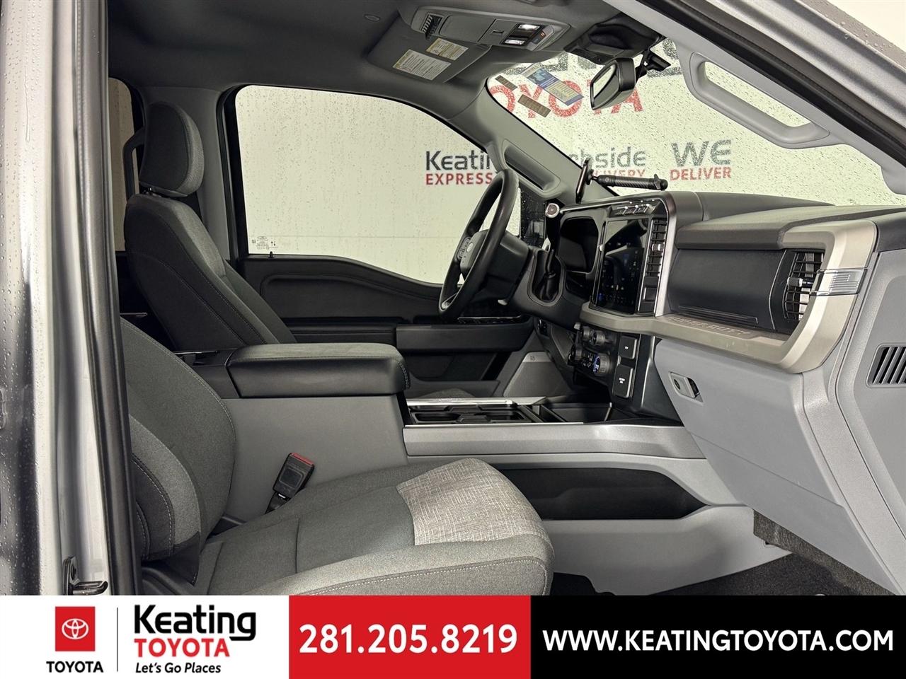 Ford F-250 SD XLT Crew Cab 4WD 2023