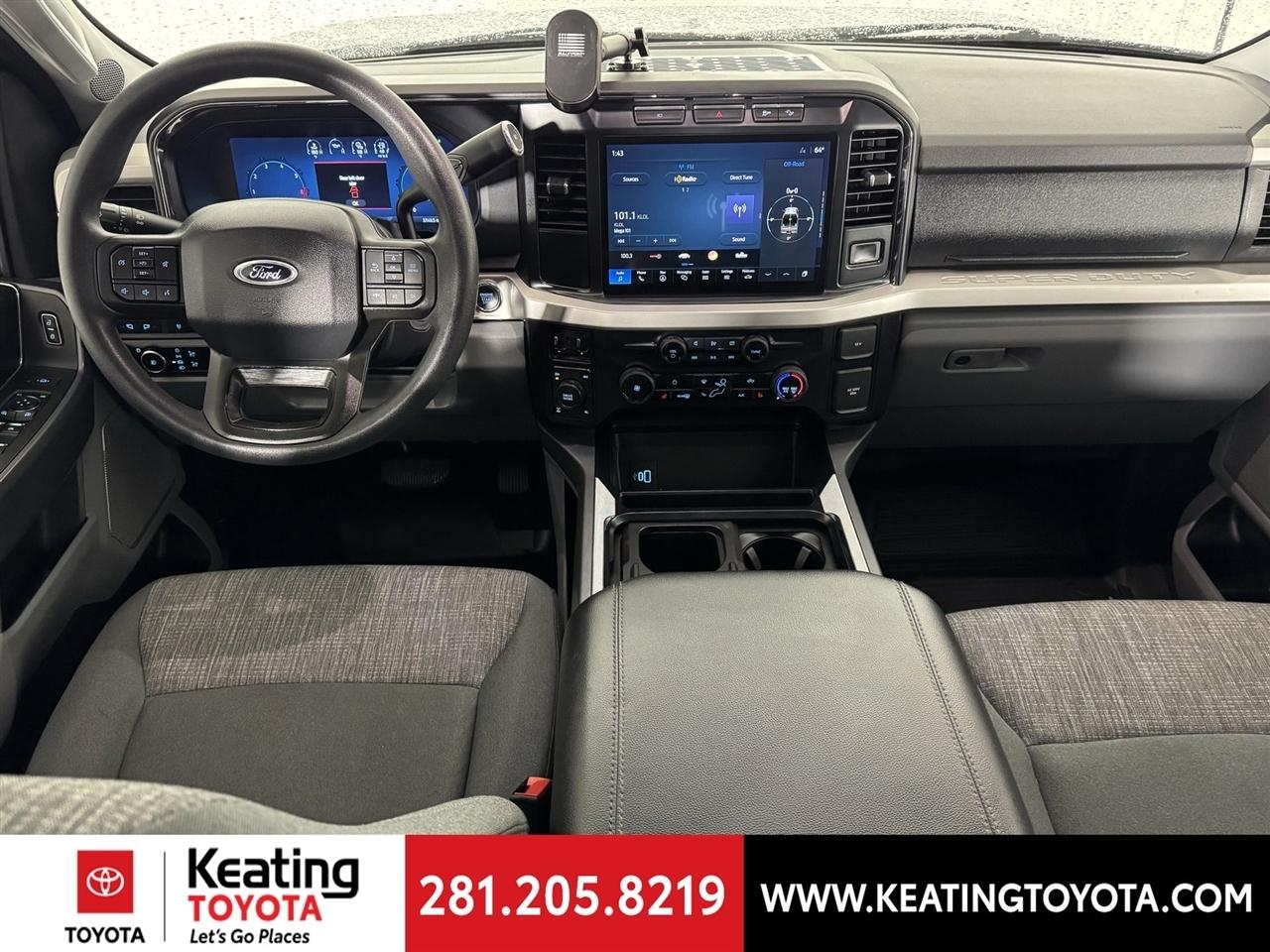 Ford F-250 SD XLT Crew Cab 4WD 2023