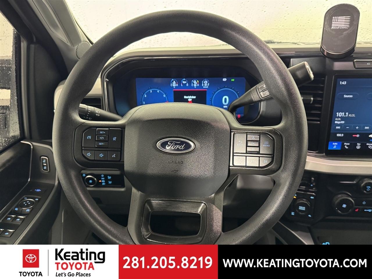 Ford F-250 SD XLT Crew Cab 4WD 2023