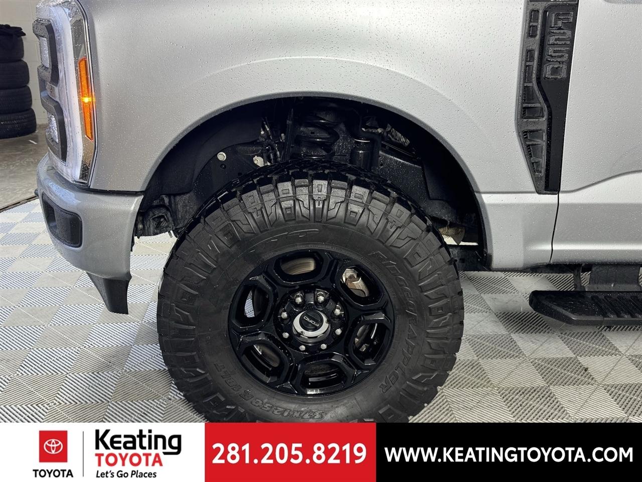 Ford F-250 SD XLT Crew Cab 4WD 2023