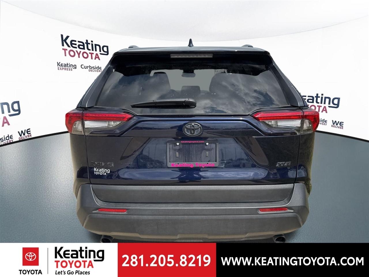 Toyota RAV4 XLE Premium 2024