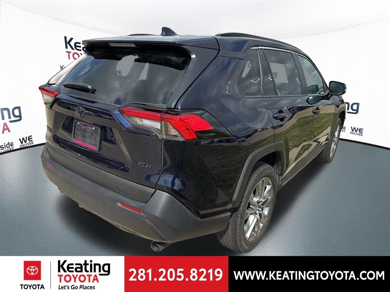 Toyota RAV4 XLE Premium 2024