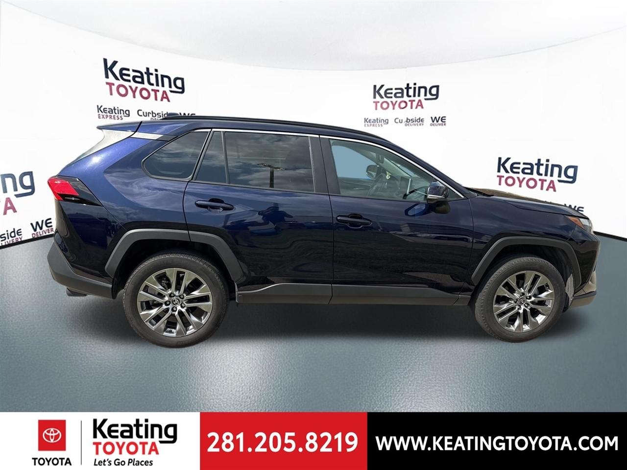 Toyota RAV4 XLE Premium 2024