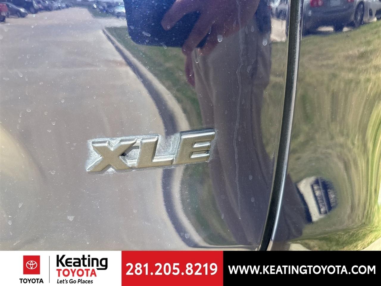 Toyota RAV4 XLE Premium 2024