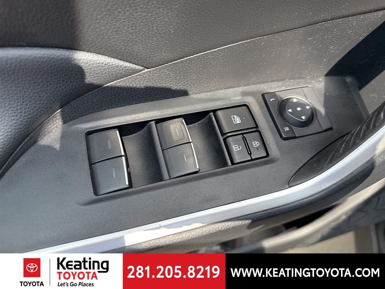 Toyota RAV4 XLE Premium 2024