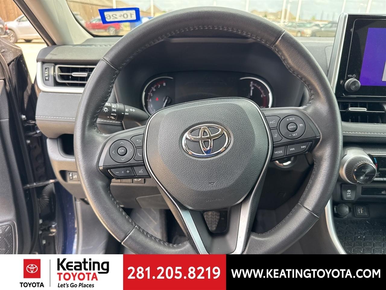 Toyota RAV4 XLE Premium 2024