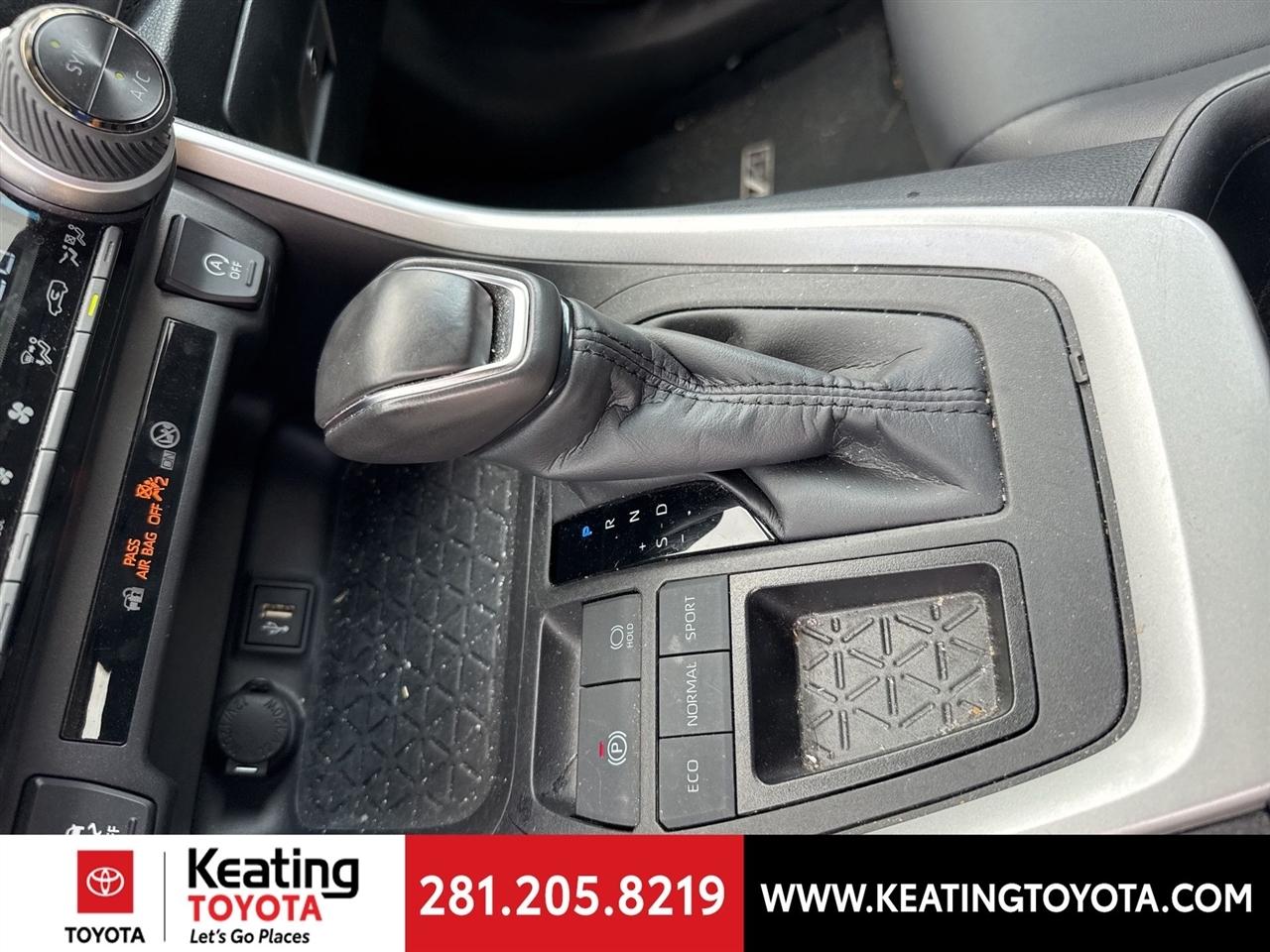 Toyota RAV4 XLE Premium 2024