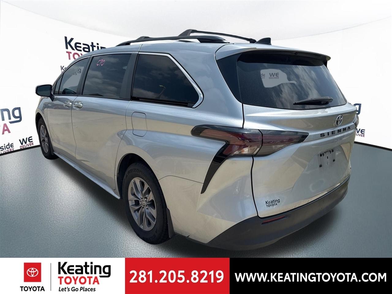 Toyota Sienna LE 8-Passenger 2023