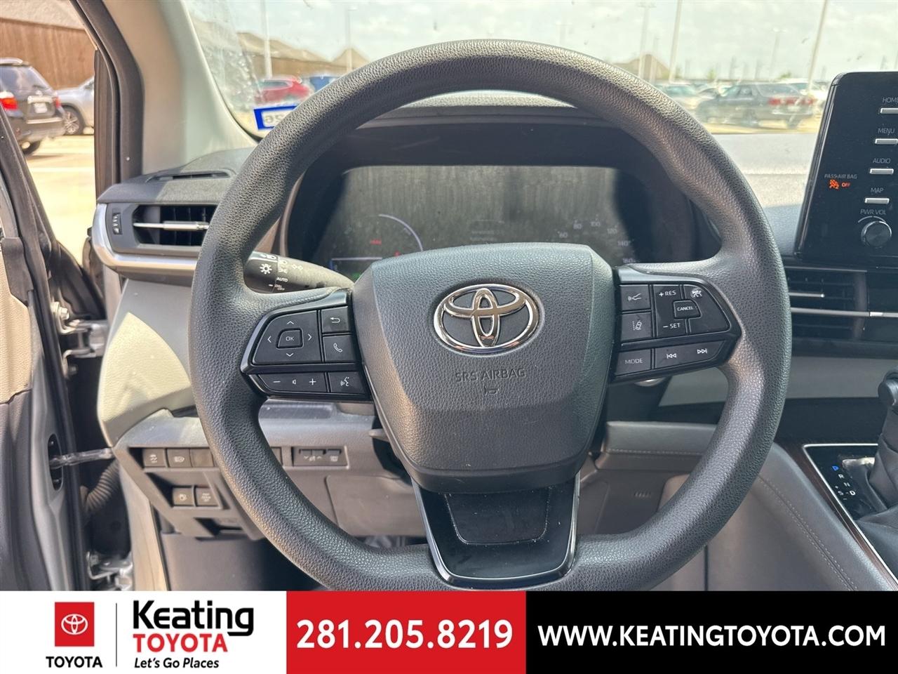 Toyota Sienna LE 8-Passenger 2023