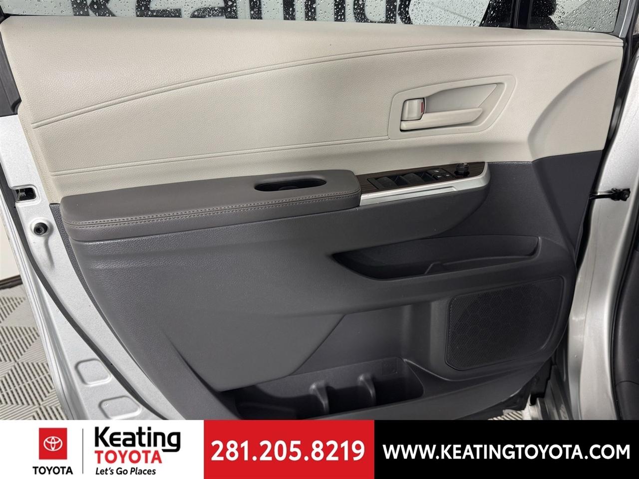 Toyota Sienna LE 8-Passenger 2023